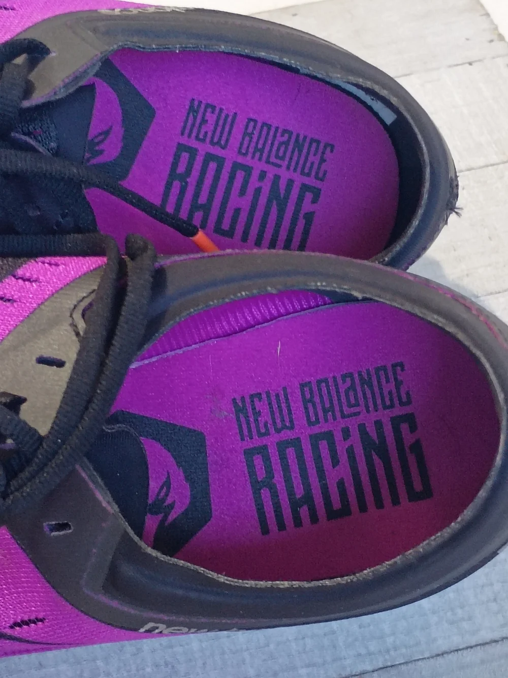 New Balance Women's MD800v6 Track Spikes Voltage Purple Black Running Shoes